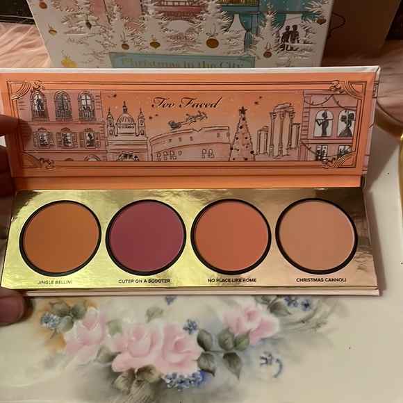 Too Faced Christmas 🎄 In The City Limited Edition Makeup 💄 Collection.NIB.FIRM - Picture 6 of 16